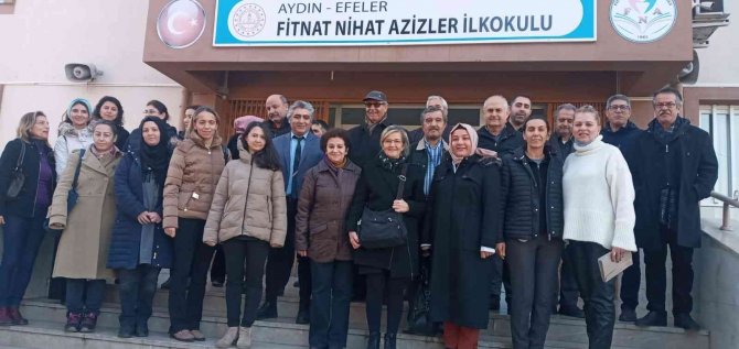 Aydın’da Öğrenci Velilerinden Anlamlı Fidan Bağışı