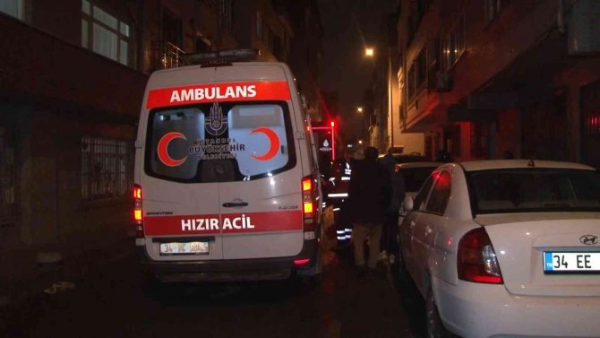 Bağcılar’da Yangın Paniği: Mahsur Kalan Vatandaşları Ekipler Kurtardı