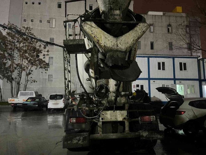 Ambulansa Yol Vermeyen Beton Mikser Sürücüsü Yakalandı