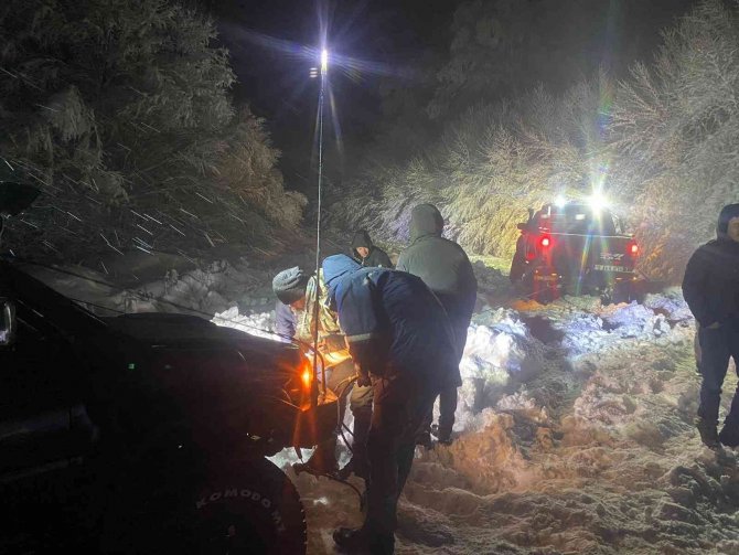 Ulus Dağı’na Yağan Kar, Vatandaşları Zirvede Buluşturdu