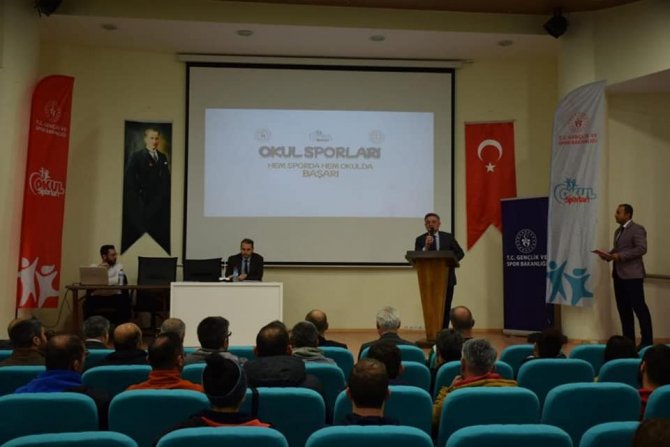 ’Okul Sporları Bilgilendirme Toplantısı’ Düzenlendi