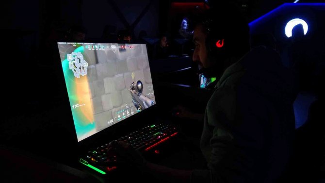 E-spor Merkezi’nde Heyecan Dolu Turnuva Sona Erdi