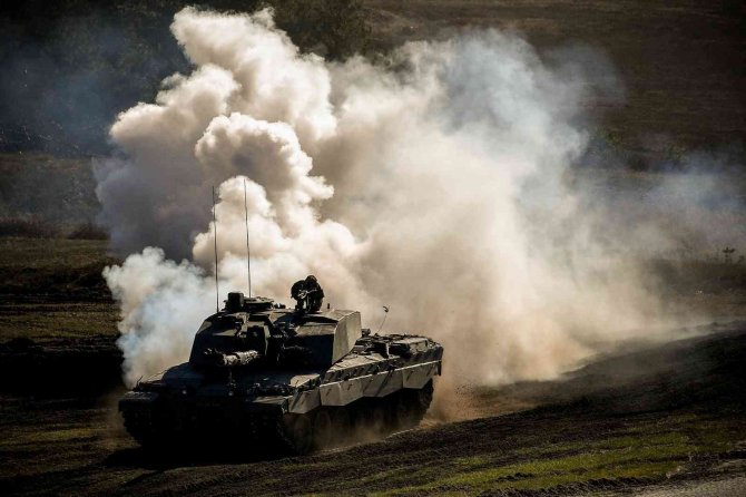 İ̇ngiltere Ukrayna’ya Challenger 2 Tankları Gönderecek