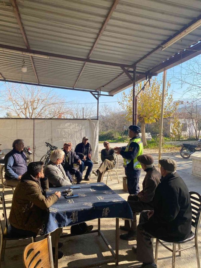Jandarmanın Traktör Sürücülerine Eğitimi Devam Ediyor