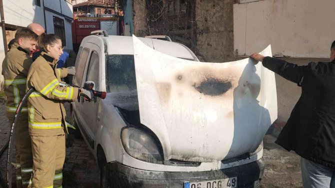 Aracı Yanan Sürücü Gözyaşlarını Tutamadı