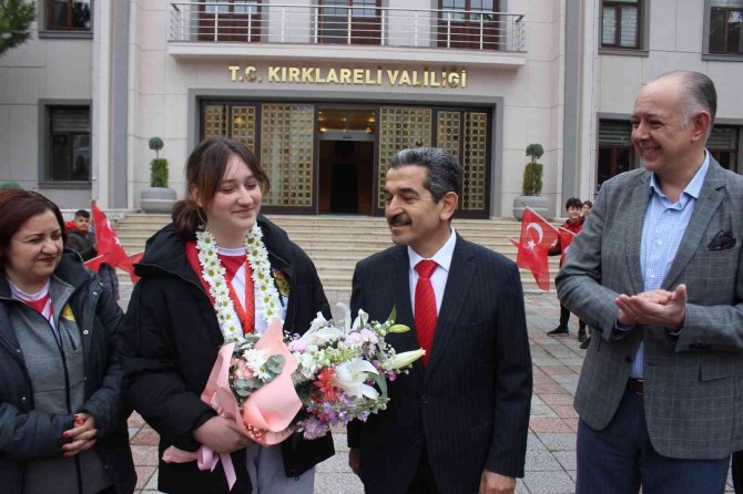 Türkiye 1’incisi Memleketinde Coşkuyla Karşılandı