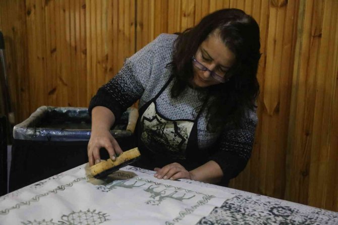 Hobi Olarak Başladı, Coğrafi İşaretli "Taş Baskı Sanatı" Gelir Kapısı Oldu