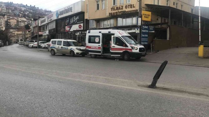 Yaşlı Adam, Pansiyonun Müştemilatında Ölü Bulundu