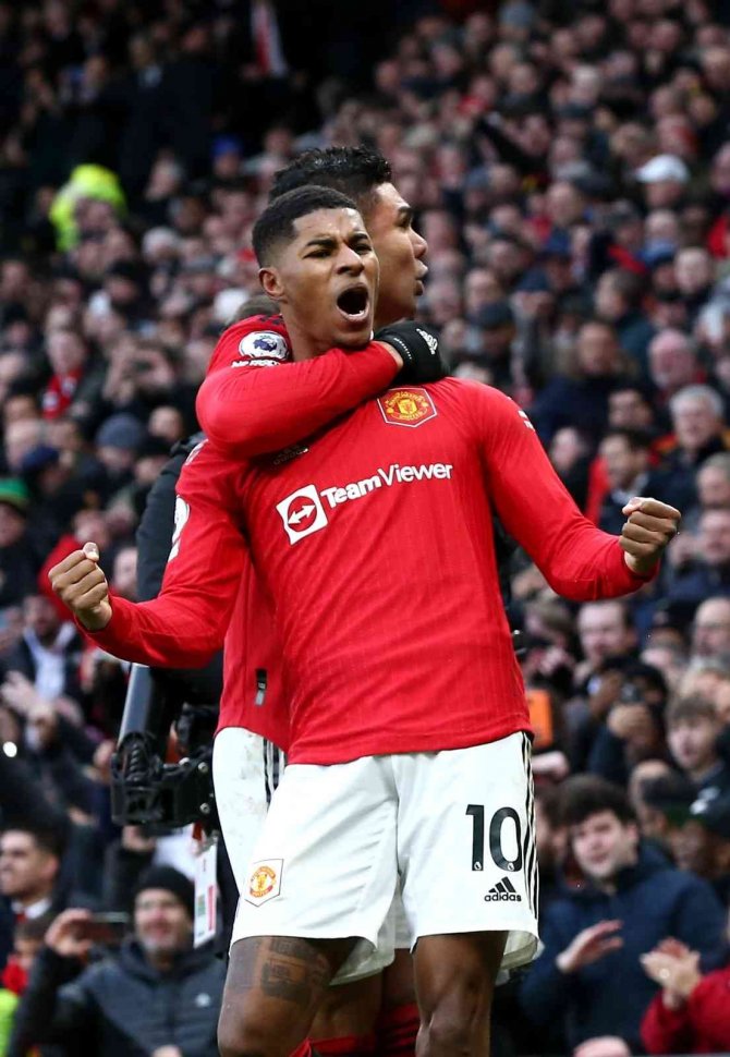 Derbide Kazanan Manchester United!