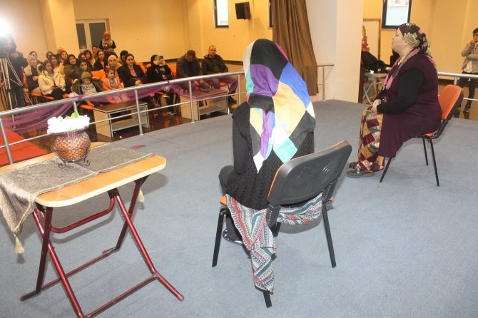 Manyas’ta Madde Bağımlılığı Ve Kadına Şiddet Konusu Sahneye Taşındı