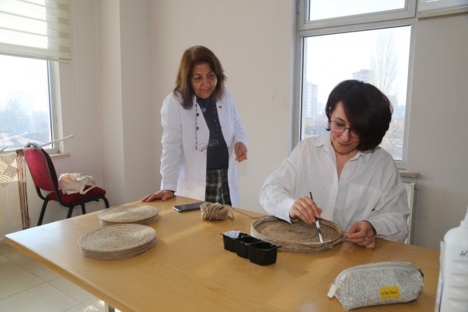 İ̇lk Kez Melmek’te Açılan Bohem Tabak Kursu Yoğun İlgi Gördü
