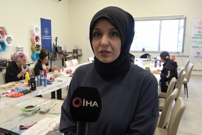 Öğrenciler, Atık Malzemeleri Geri Dönüştürerek Hayat Veriyor