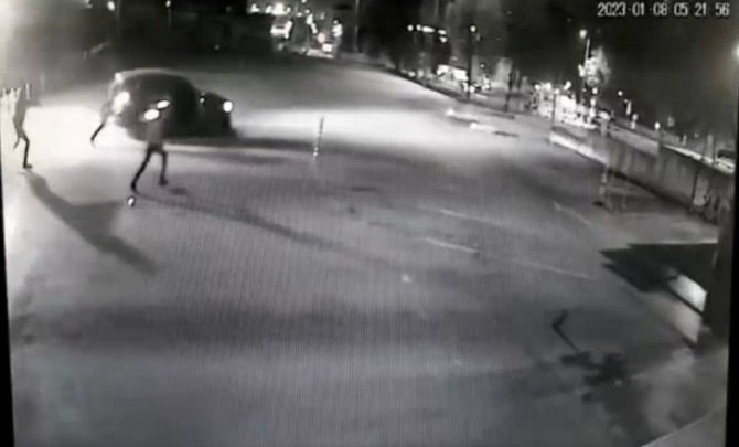 Pendik’te Marketi Soyan Hırsızlar Bekçilere Yakalandı