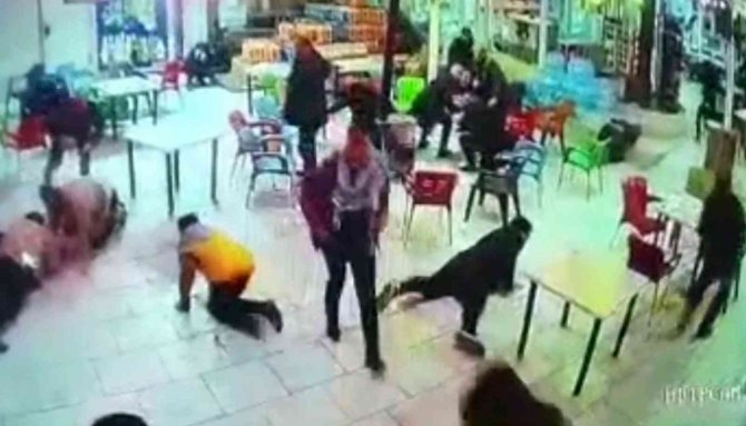 Şanlıurfa’da Husumetli İki Ailenin Silahlı Kavgasında Yaşanan Panik Kamerada