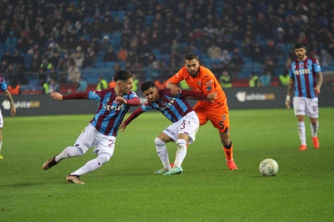 Spor Toto Süper Lig: Trabzonspor: 1 - Medipol Başakşehir: 0 (Maç Sonucu)