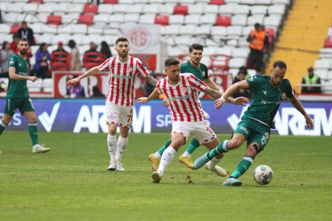 Spor Toto Süper Lig: Fta Antalyaspor: 1 - Giresunspor: 1 (İ̇lk Yarı)