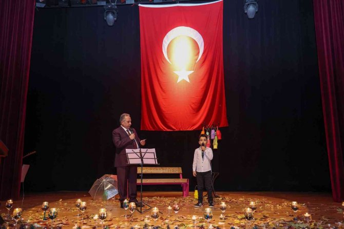 Başkan Yalçın’ın Minik Öğrenci İle Şiir Düeti