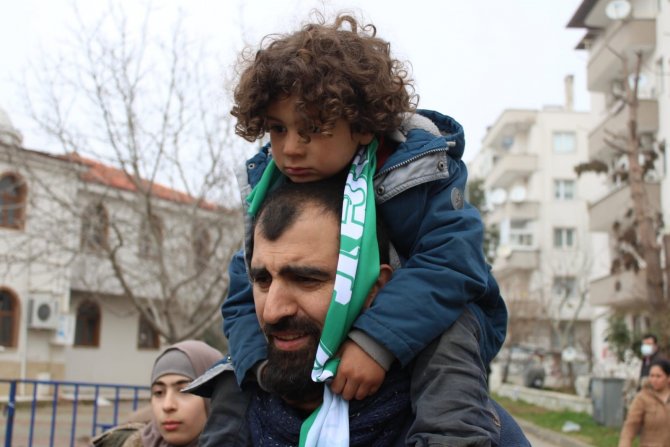 Cumhurbaşkanını Görmek İçin 6 Çocuğuyla Fransa’dan Geldi