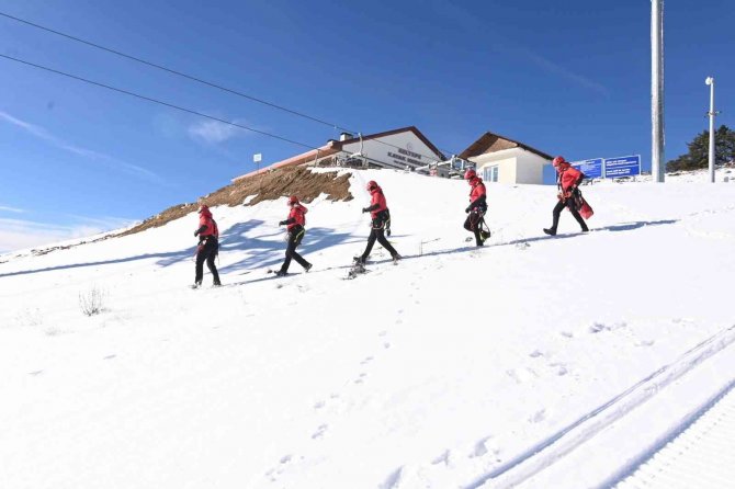 Jak Timinden Keltepe Kayak Merkezinde Arama Kurtarma Tatbikatı