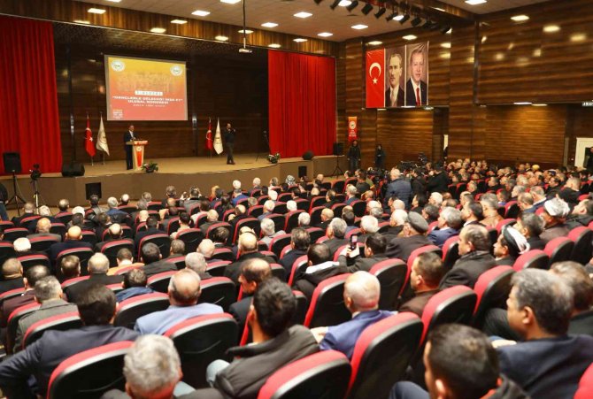 Van’da ’1. Ulusal Gençlerle Gençliği İ̇nşa Et Kongresi’ Başladı