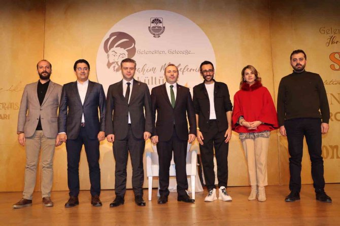 Yalova’da Öğrenciler Müftüoğlu’na Yoğun İlgi Gösterdi