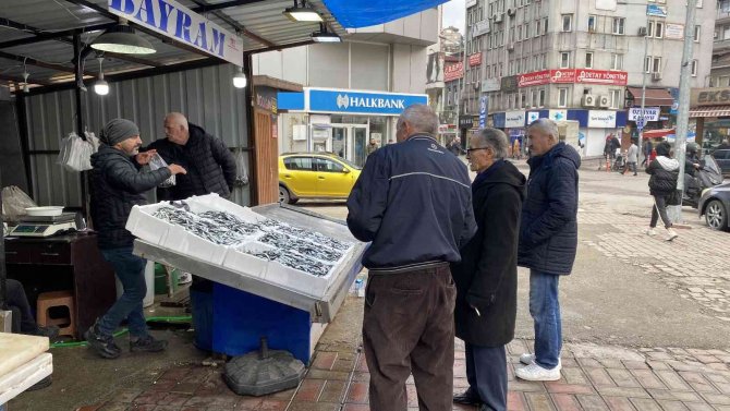 Balıkçılar Hamsi İçin Havaların Soğumasını Bekliyor