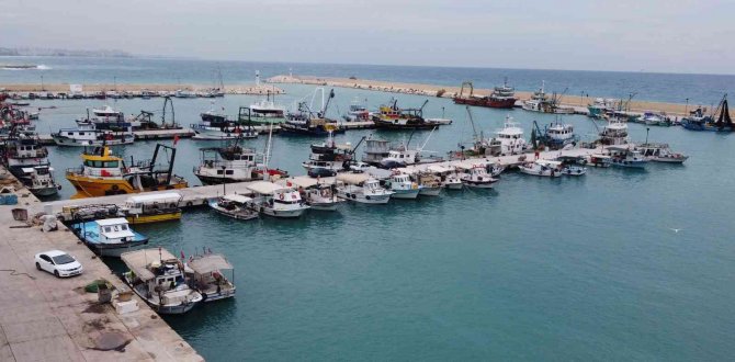 Akdeniz’de Ekmek Teknelerine Fırtına Molası