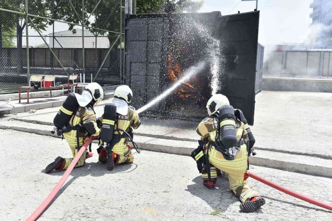 Ankara İ̇tfaiyesi 2022 Yılında 27 Bin 111 Olaya Müdahale Etti