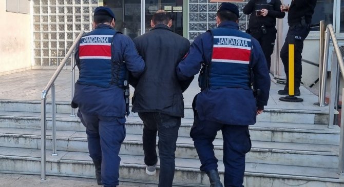Aydın’da Aranan Şahıslar Jandarmadan Kaçamadı