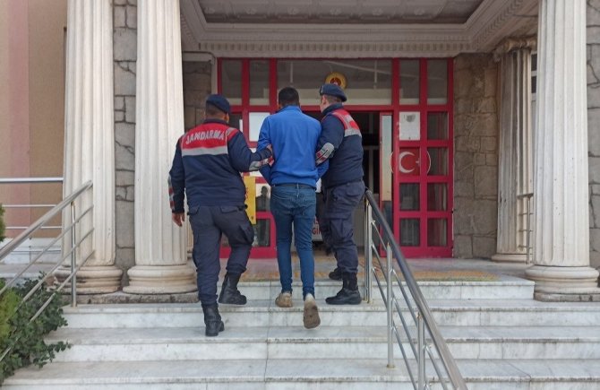 Aydın’da Aranan Şahıslar Jandarmadan Kaçamadı