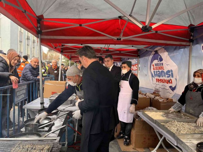 Hamsi Festivali’nde Yaklaşık 3 Ton Hamsi Dağıtıldı