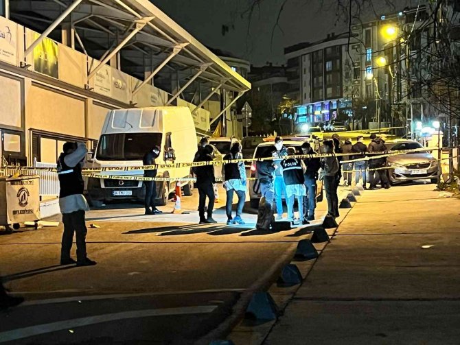 Ailesini Ölümle Tehdit Edip Evi Bastı, Polise Silah Çekince Bacağından Vuruldu