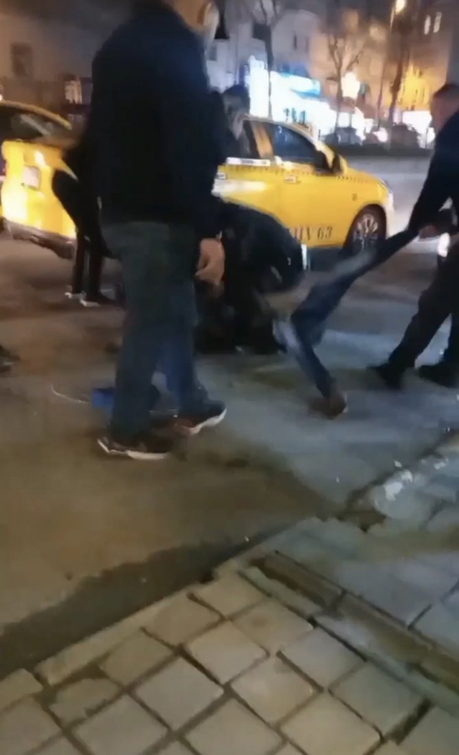 Ayakkabısından Eroin Saçıldı
