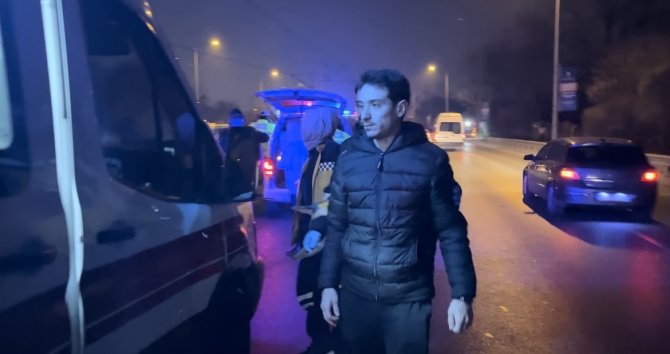 Bursa’da Kontrolden Çıkan Otomobil Metro Raylarına Girdi