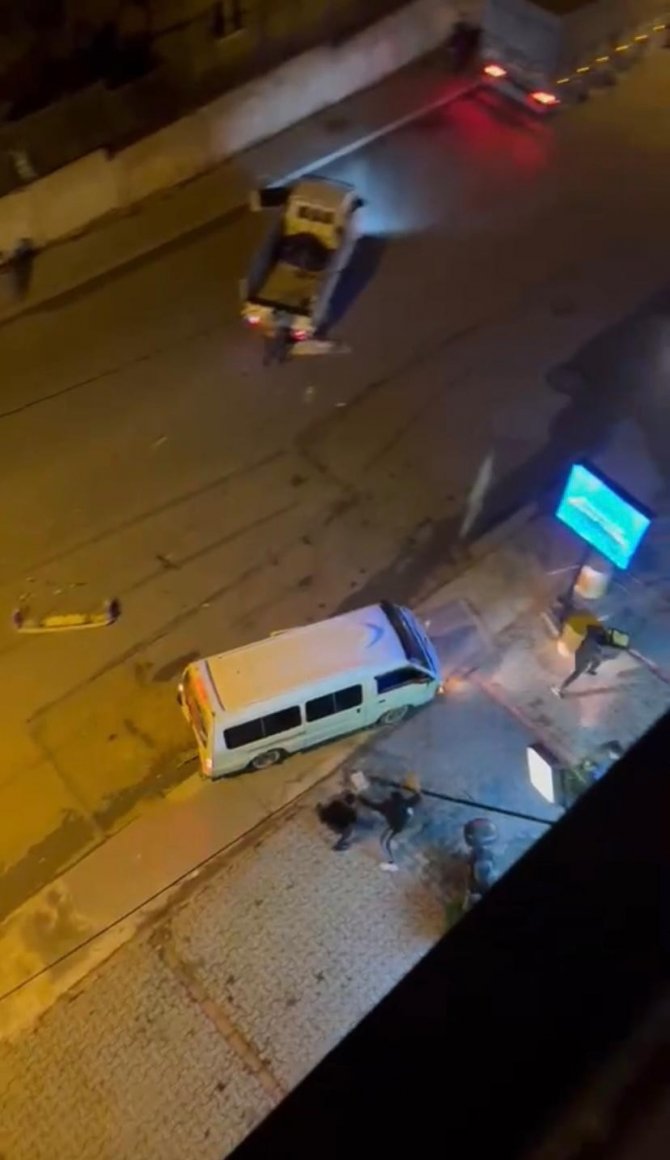 Çekmeköy’de Yol Verme Kavgasında Ortalık Savaş Alanına Döndü