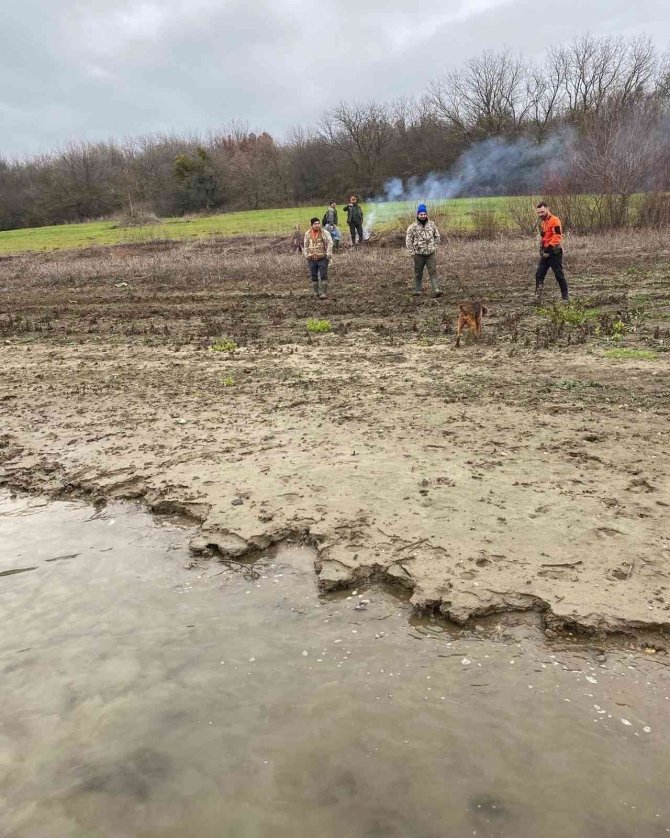 Edirne’de Baraja Düşen Köpeği Afad Kurtardı