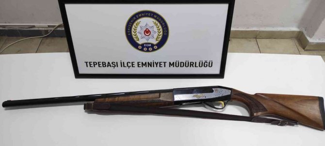 Şüpheli Şahıslara Yönelik Operasyonda Uyuşturucu Ve Silah Ele Geçirildi