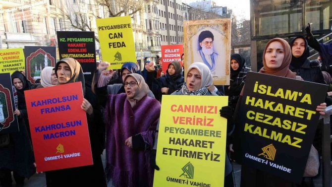 Fransız Karikatür Dergisi İ̇stanbul’da Protesto Edildi