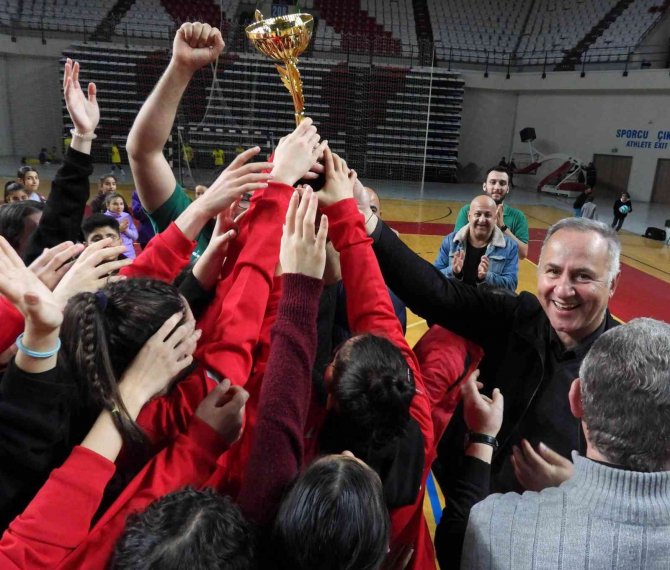 Kızların Şampiyonu Kepez