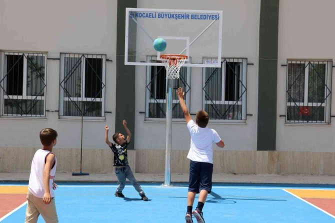 106 Okul Sahasına Kavuştu