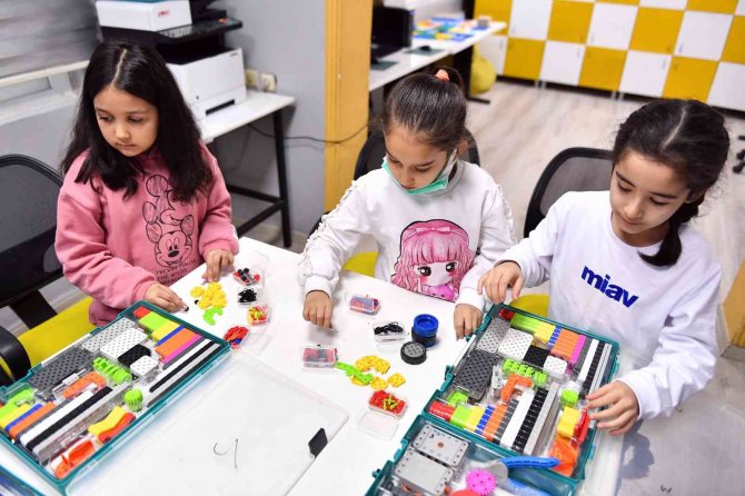 Büyükşehirden Öğrencilere ’Robotik Kodlama’ Eğitimi