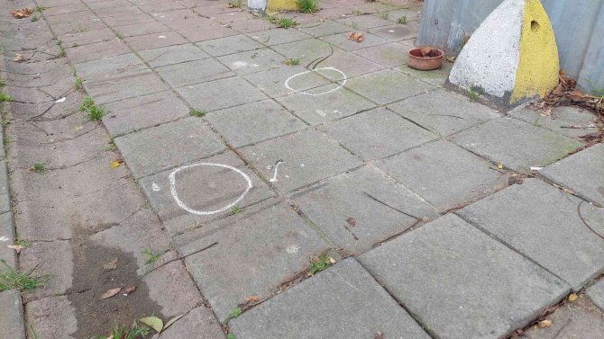 Oğlunu Darp Eden Şahsı Silahla Vurdu