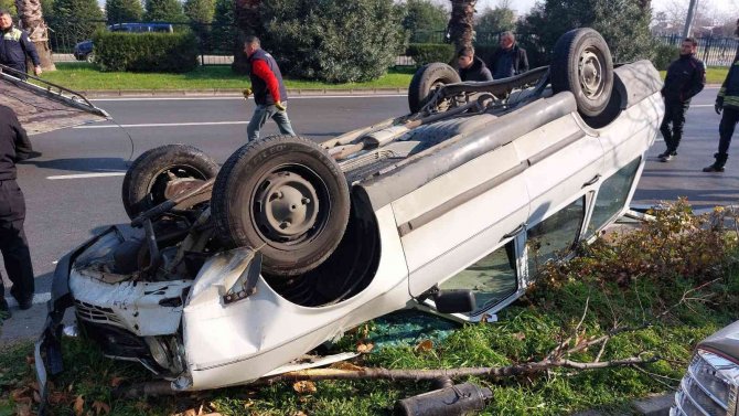 Samsun’da 4 Araca Çarpıp Takla Atan Aracın Sürücüsünü Emniyet Kemeri Kurtardı