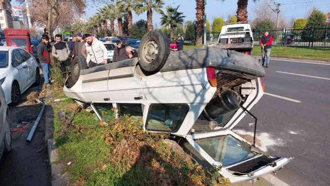 Samsun’da 4 Araca Çarpıp Takla Atan Aracın Sürücüsünü Emniyet Kemeri Kurtardı