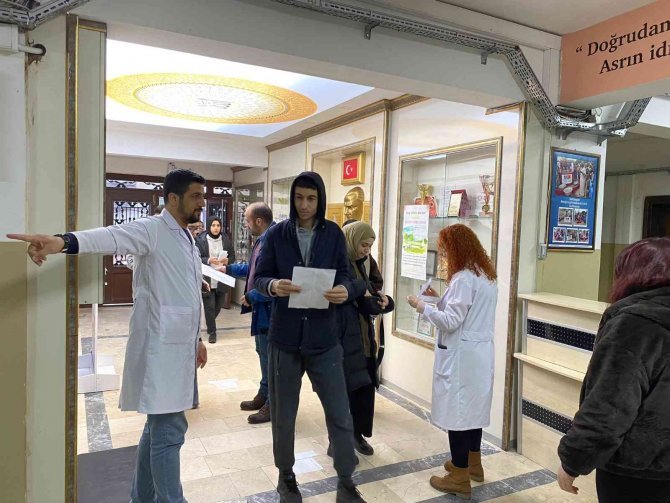 Sultangazi’de Üniversite Sınavı Provası Yapıldı