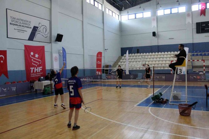 Sinop’ta Badminton Grup Müsabakaları Sona Erdi