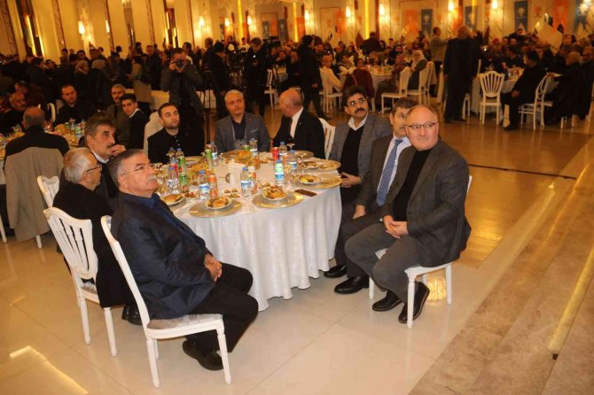 Sivas’ta Ak Parti’den Gövde Gösterisi