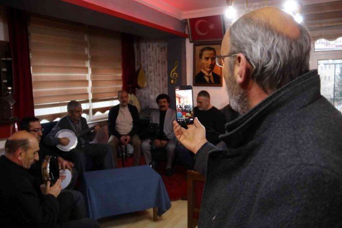 Sivas’ın Müslüm Babası, Müslüm Babanın Yokluğunu Hissettirmiyor