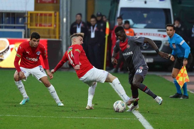 Spor Toto Süper Lig: Kasımpaşa: 2 - Fatih Karagümrük: 2 (Maç Sonucu)