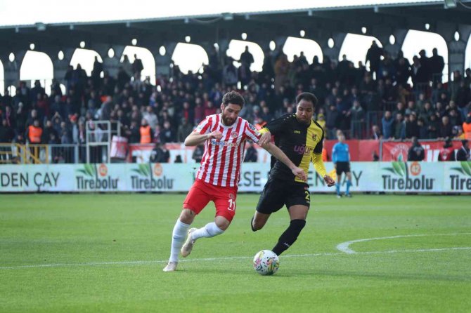 Spor Toto Süper Lig: Ümraniyespor: 0 - İ̇stanbulspor: 2 (Maç Sonucu)